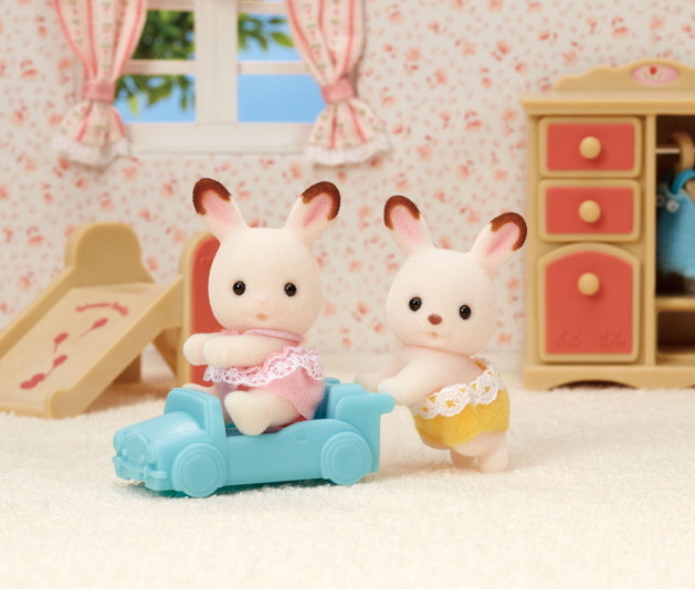 Sylvanian Families Chocolate Rabbit Twins / ซิลวาเนียน แฟมิลี่ ฝาแฝดชอคโกแลตแรบบิท