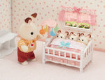 Sylvanian Families Crib with Mobile / ซิลวาเนียน แฟมิลี่ เตียงเด็กพร้อมโมบาย