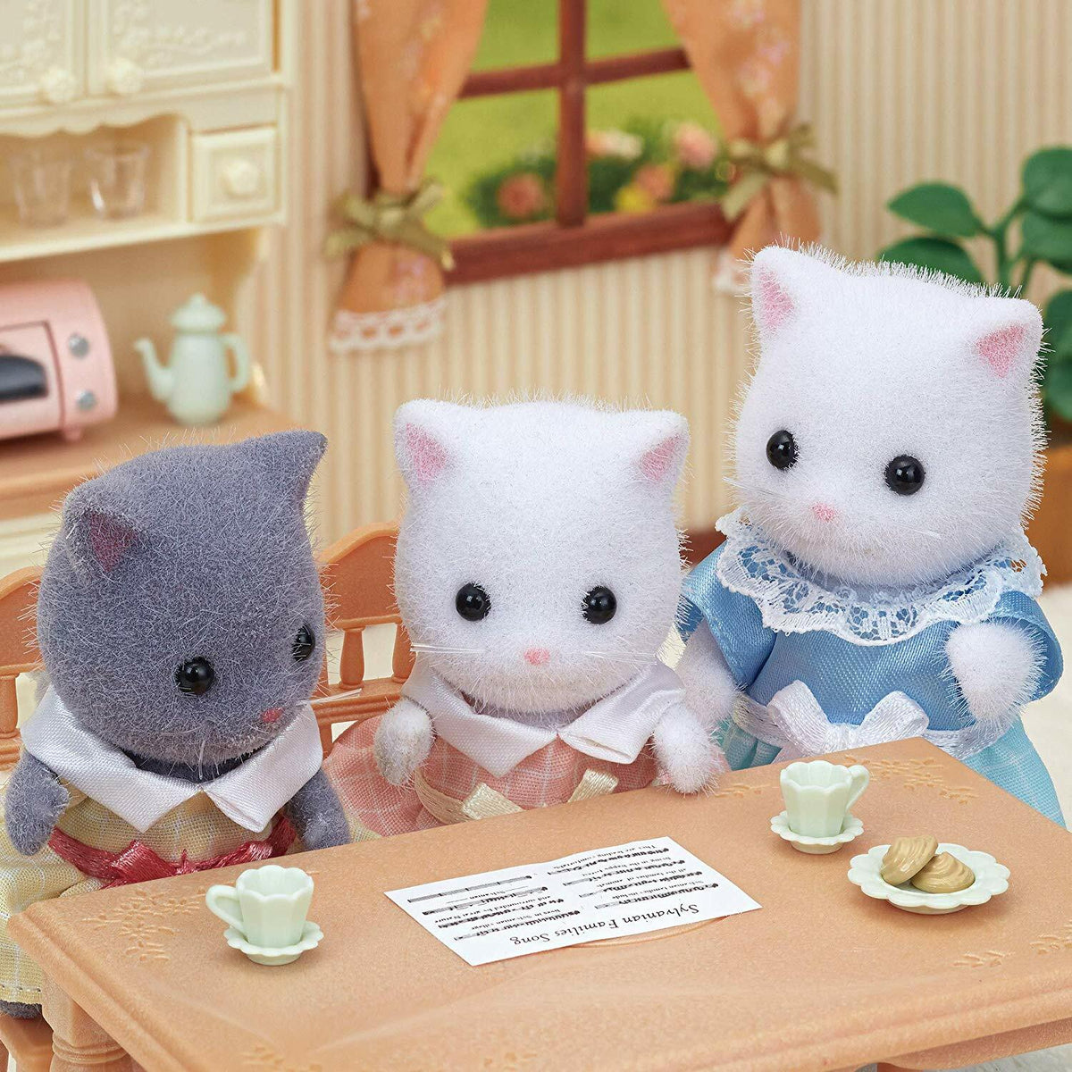 Sylvanian Families Persian Cat Family / ซิลวาเนียน แฟมิลี่ ครอบครัวแมวเปอร์เซียใหม่