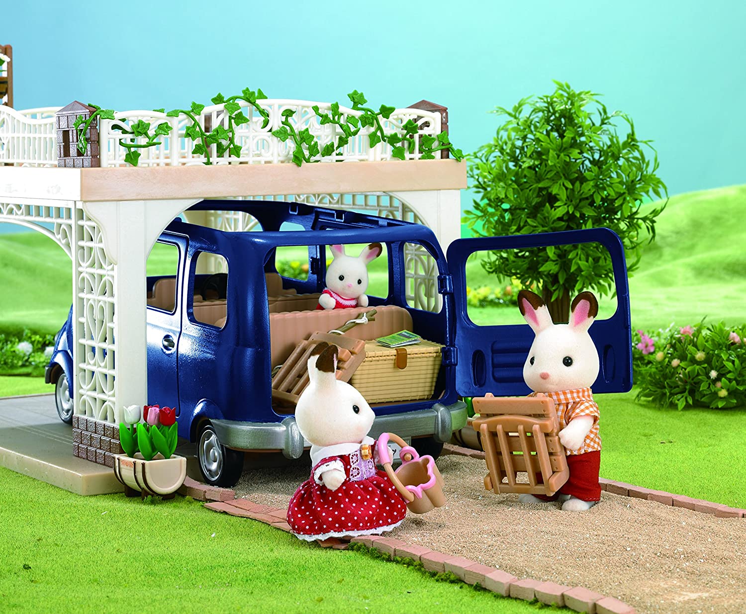 Sylvanian Families Family Seven Seater / ซิลวาเนียน แฟมิลี่ รถครอบครัว 7 ที่นั่ง