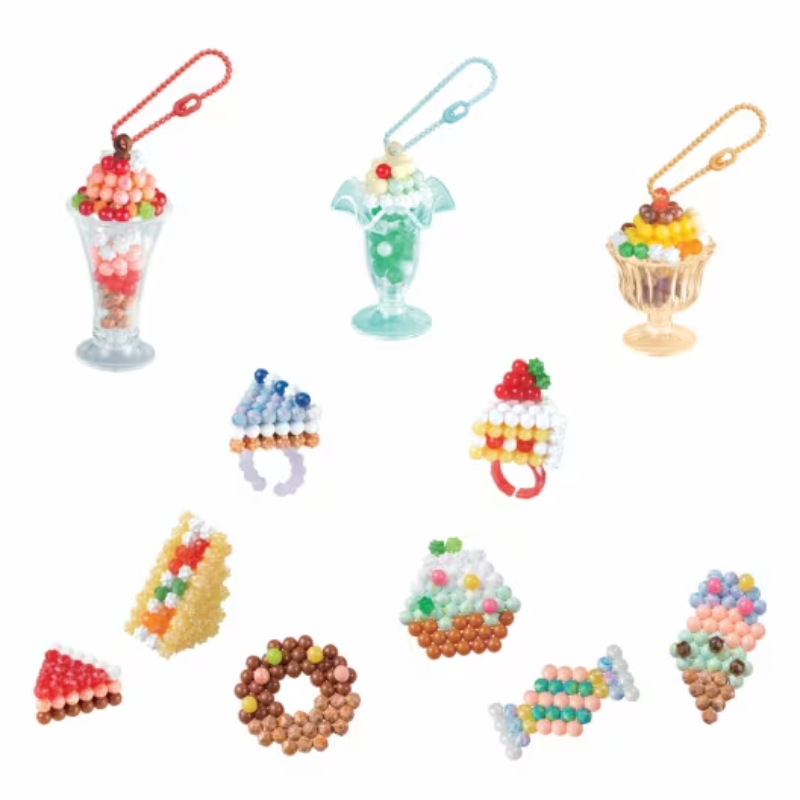 ลูกปัดสเปรย์น้ำ อควาบีท ชุดงานประดิษฐ์ลูกปัดขนมหวาน / Aquabeads Sweets Accessory Craft Kit  (ชุดพร้อมเล่น)