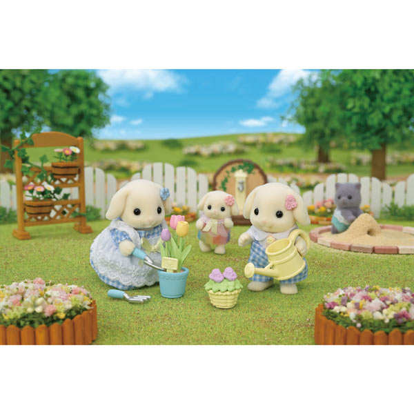 Sylvanian Families  Blossom Gardening Set -Flora Rabbit Sister & Brother-/ ซิลวาเนียน แฟมิลี่ พี่น้องฟลอราแรบบิทและชุดปลูกดอกไม้