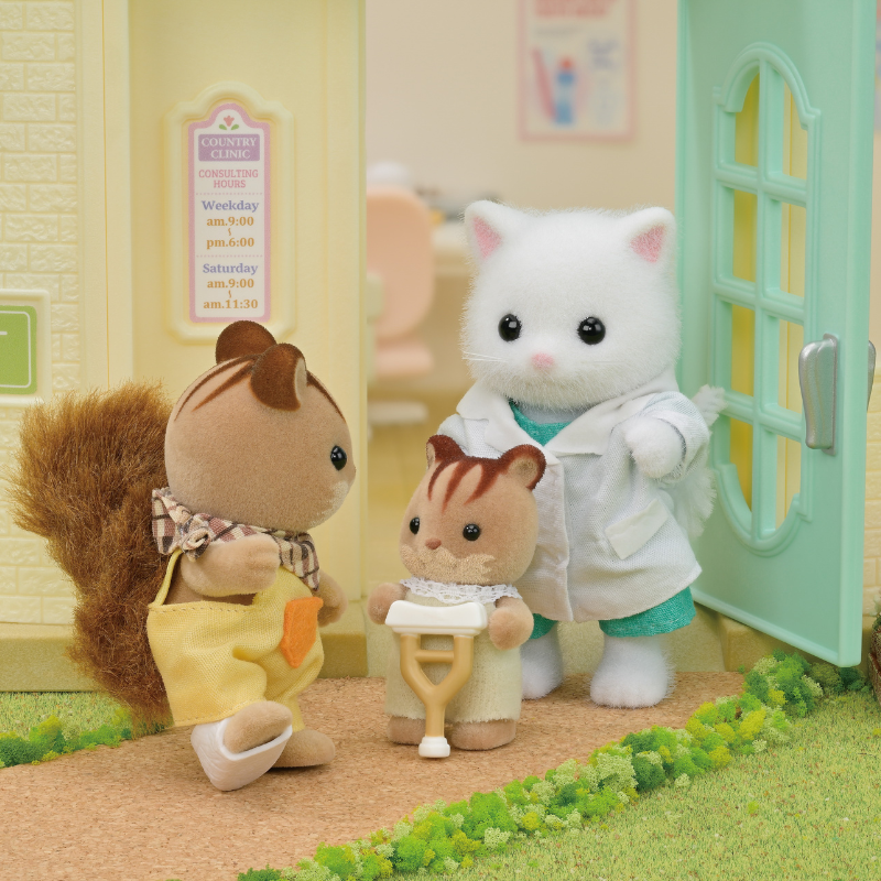 Sylvanian Families Country Doctor Gift Set / ซิลวาเนียน แฟมิลี่ คลีนิคคุณหมอ กิ๊ฟเซ็ท