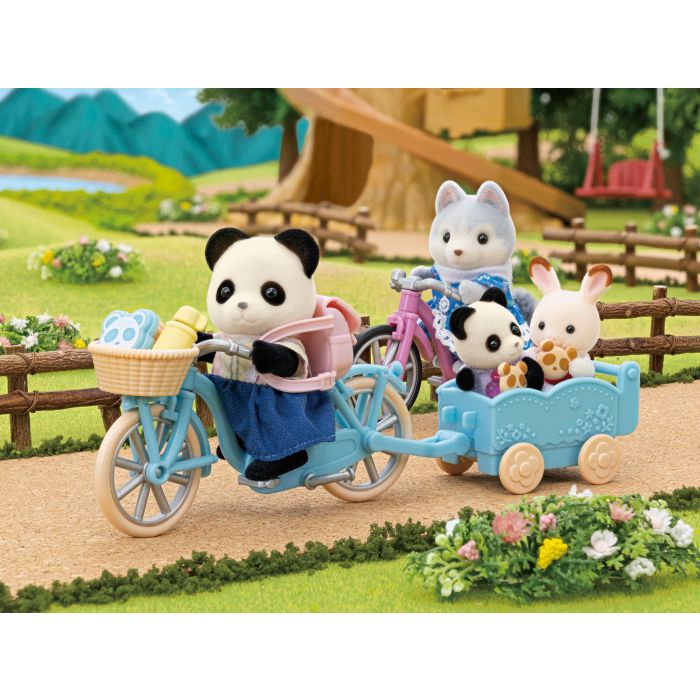 Sylvanian Families Cycle & Skate Set -Panda Girl  / ซิลวาเนียน แฟมิลี่ เด็กหญิงแพนด้าพร้อมจักรยานพ่วงและสเก๊ต