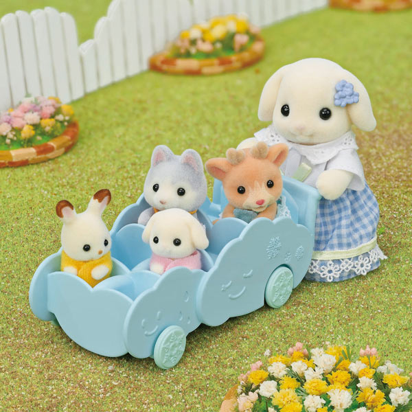Sylvanian Families Rainbow Fun Nursery Bus / ซิลวาเนียน แฟมิลี่ รถบัสเนอร์สเซอรี่สายรุ้ง