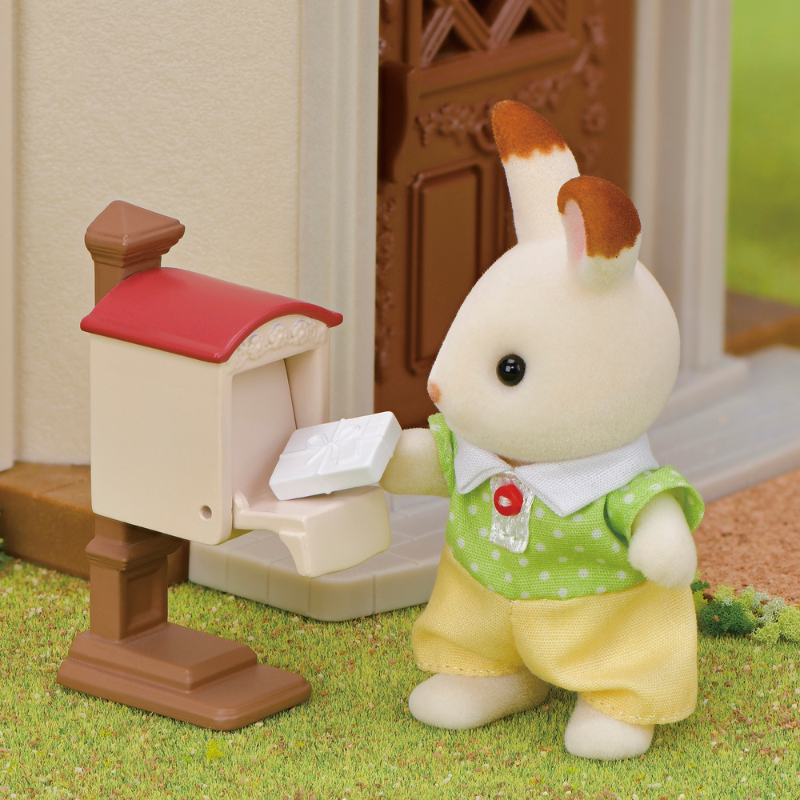 Sylvanian Families Red Roof Country Home Gift Set -Secret Attic Playroom / ซิลวาเนียน แฟมิลี่ บ้านเรดรูฟ คันทรี่ โฮม มีห้องใต้หลังคา กิ๊ฟเซ็ท