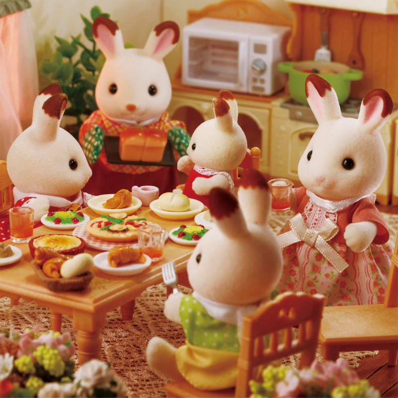 Sylvanian Families Red Roof Country Home -Secret Attic Playroom / ซิลวาเนียน แฟมิลี่ บ้านเรดรูฟ คันทรี่ โฮม มีห้องใต้หลังคา