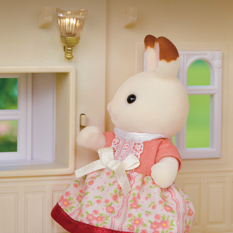 Sylvanian Families Red Roof Country Home -Secret Attic Playroom / ซิลวาเนียน แฟมิลี่ บ้านเรดรูฟ คันทรี่ โฮม มีห้องใต้หลังคา