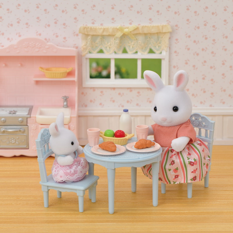 Sylvanian Families Snow Rabbit Mother & Baby Breakfast Table (ES Series) / ซิลวาเนียน แฟมิลี่ ชุดคุณแม่และเบบี้สโนว์แรบบิท พร้อมโต๊ะอาหารเช้า