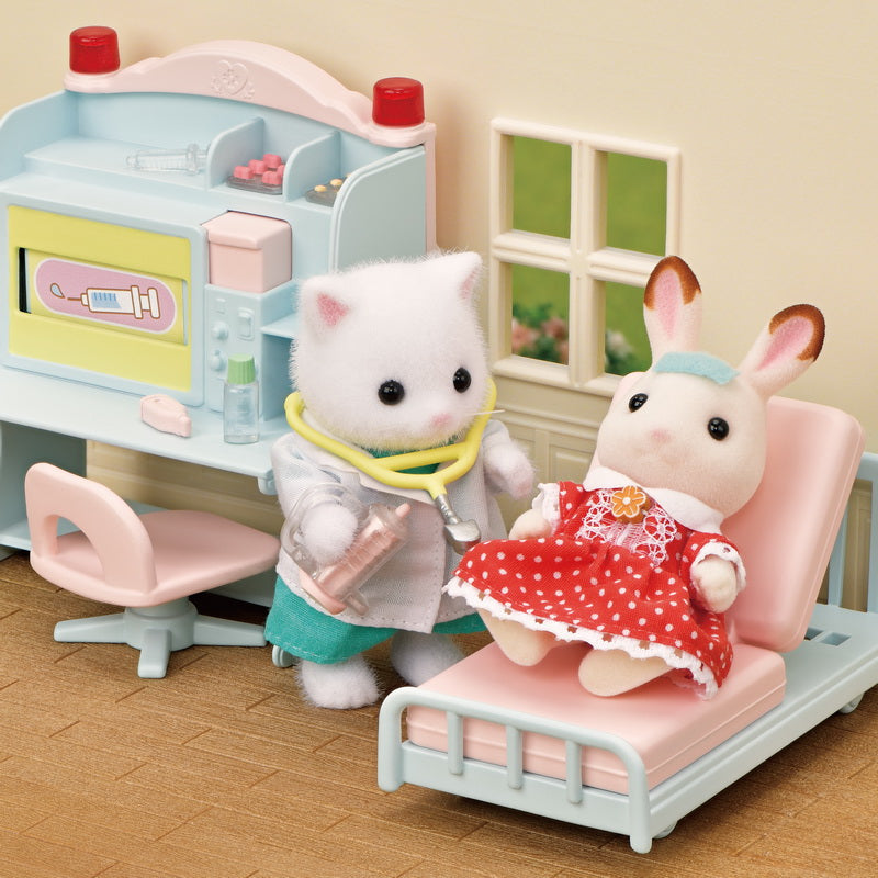 Sylvanian Families Village Doctor Starter Set / ชุดคุณหมอประจำหมู่บ้าน