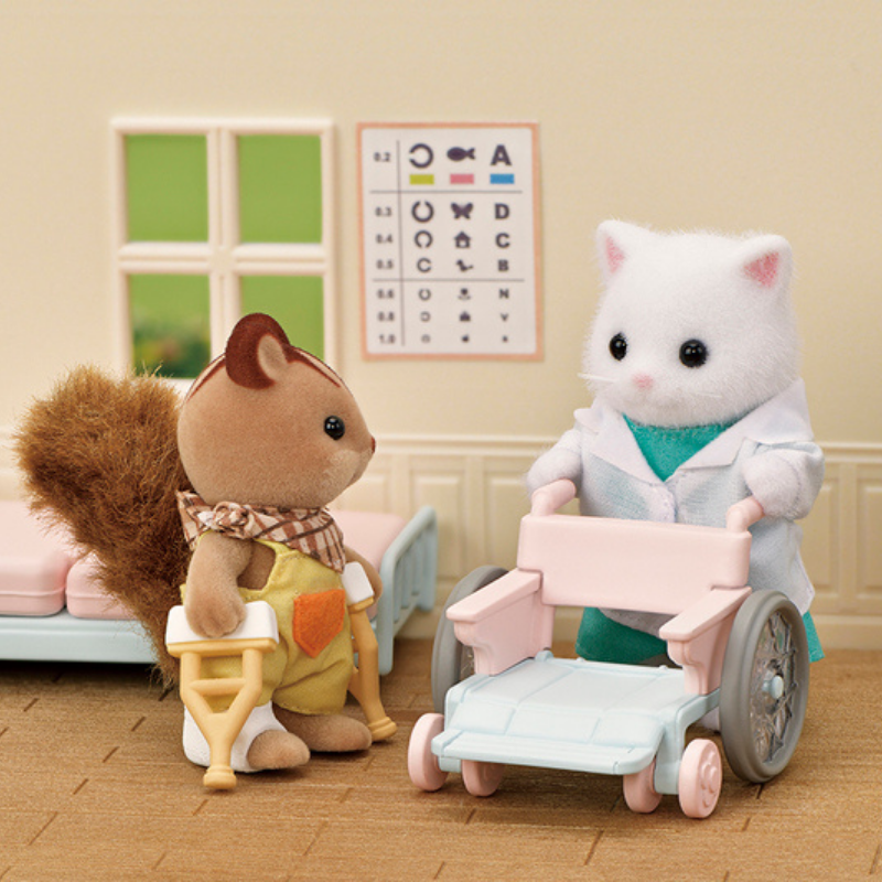 Sylvanian Families Village Doctor Starter Set / ชุดคุณหมอประจำหมู่บ้าน