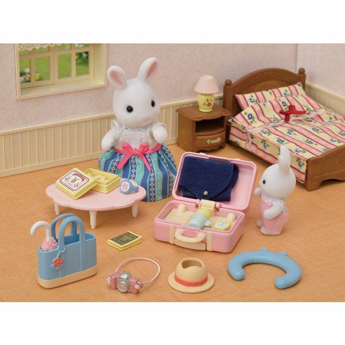 Sylvanian Families Weekend Travel Set -Snow Rabbit Mother  / ซิลวาเนียน ชุดท่องเที่ยวคุณแม่ไวท์แรบบิท