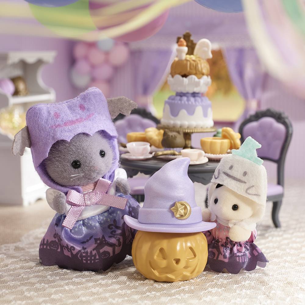 Sylvanian Families  Halloween Surprise Party Set / ซิลวาเนียน แฟมิลี่ ฮาโลวีน เซอร์ไพรส์ ปาร์ตี้เซ็ต
