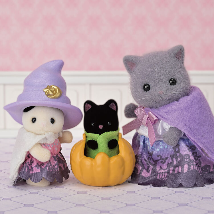 Sylvanian Families  Halloween Surprise Party Set / ซิลวาเนียน แฟมิลี่ ฮาโลวีน เซอร์ไพรส์ ปาร์ตี้เซ็ต