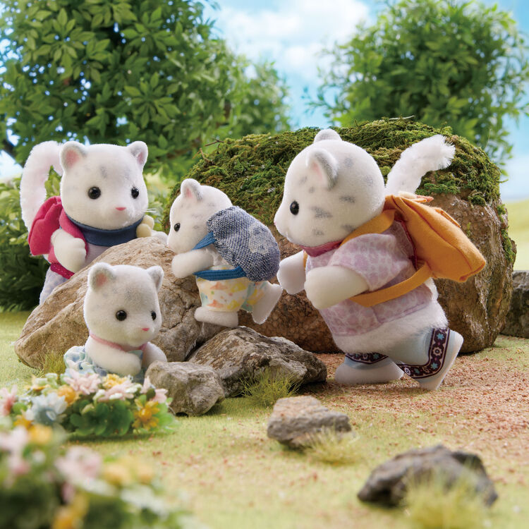 Sylvanian Families Snow Leopard Family / ซิลวาเนียน ครอบครัวเสือดาวหิมะ