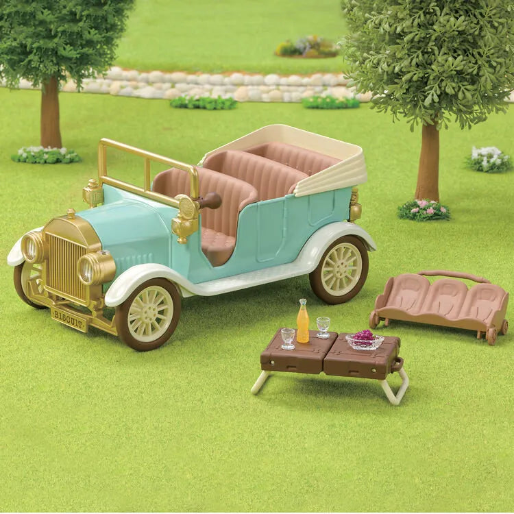 Sylvanian Families Classic Family Car/ ซิลวาเนียน แฟมิลี่ รถครอบครัวสไตล์คลาสสิค