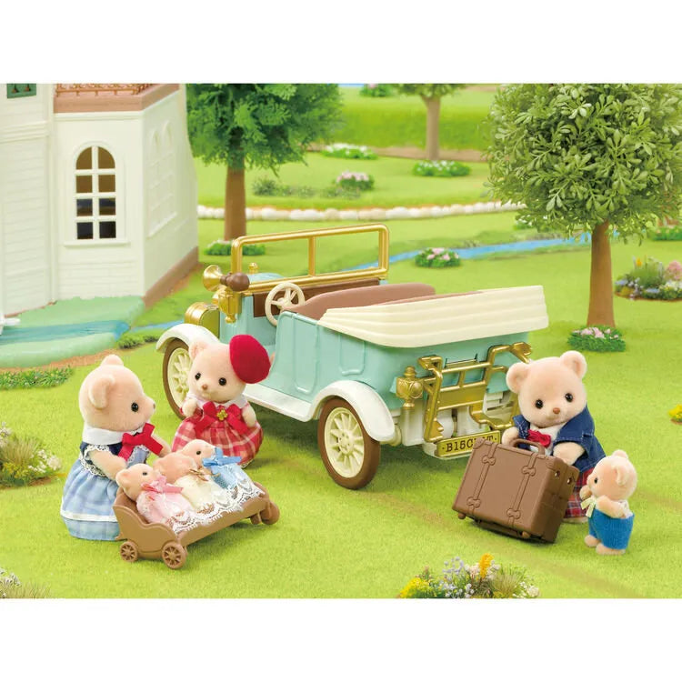 Sylvanian Families Classic Family Car/ ซิลวาเนียน แฟมิลี่ รถครอบครัวสไตล์คลาสสิค