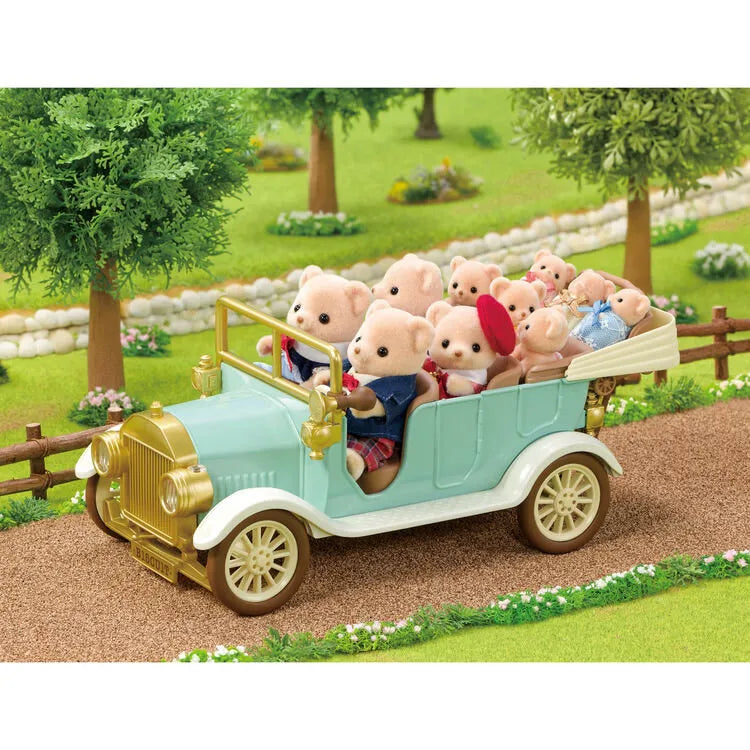 Sylvanian Families Classic Family Car/ ซิลวาเนียน แฟมิลี่ รถครอบครัวสไตล์คลาสสิค