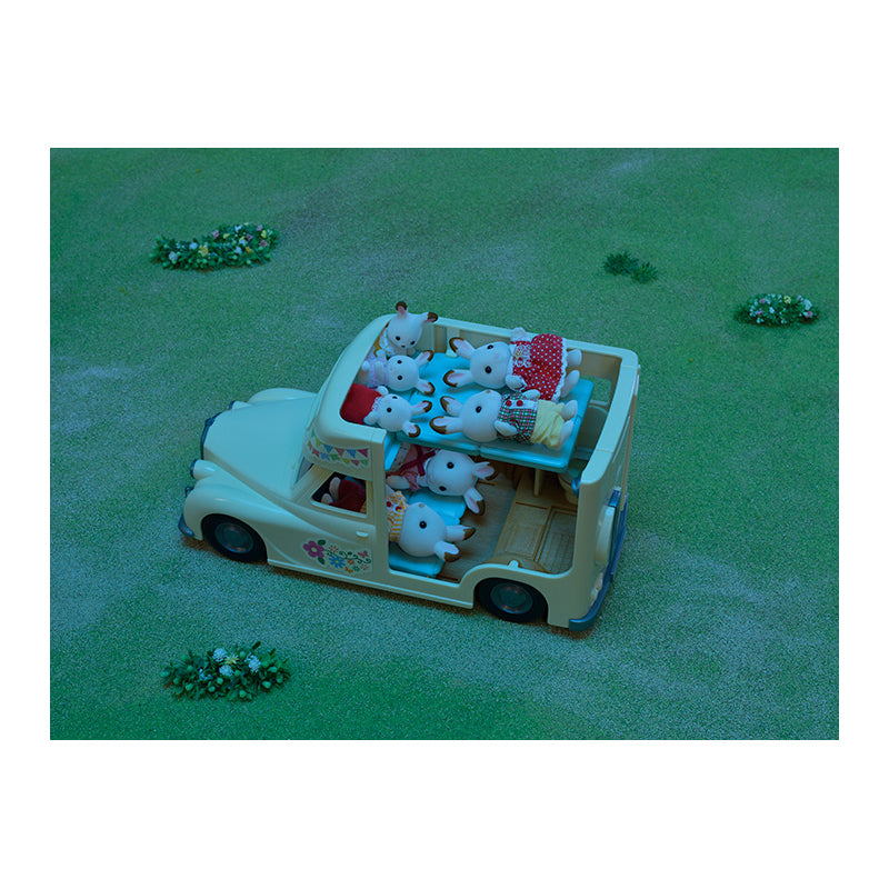 Sylvanian Families Family Campervan / ซิลวาเนียน แฟมิลี่ รถแคมป์ปิ้งสำหรับครอบครัว