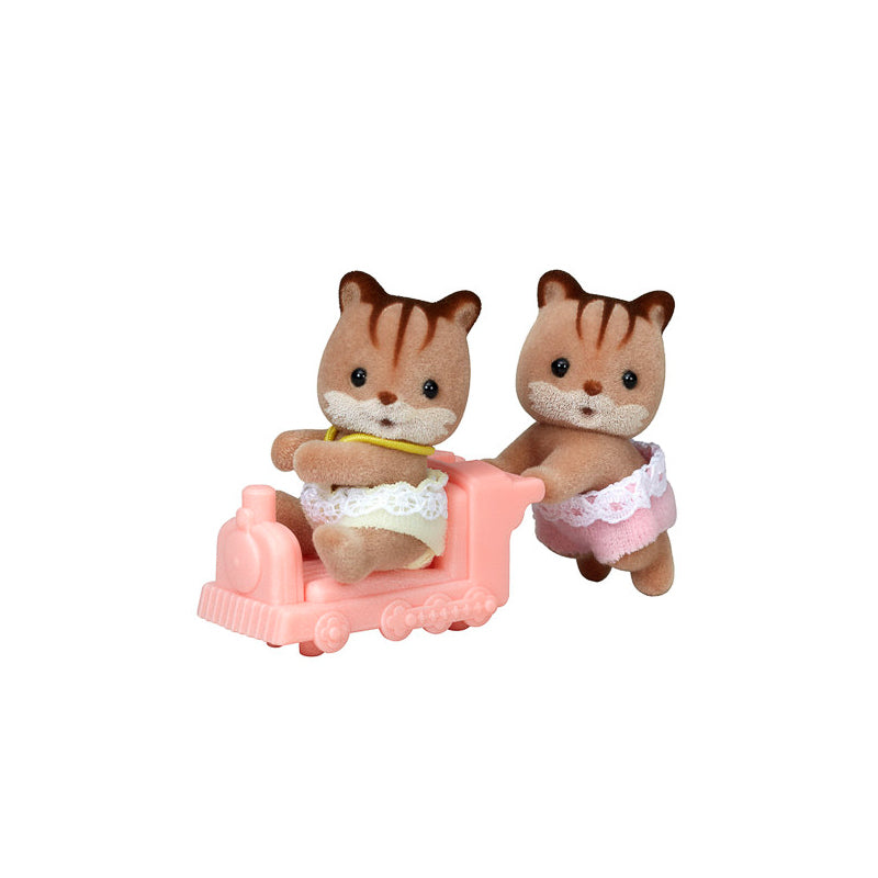 Sylvanian Families Walnut Squirrel Twins / ซิลวาเนียน แฟมิลี่ ฝาแฝดกระรอกวอลนัท