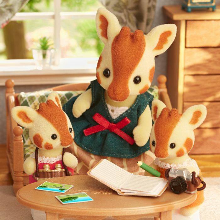 Sylvanian Families Highbranch Giraffe Family / ซิลวาเนียน แฟมิลี่ ครอบครัวยีราฟ